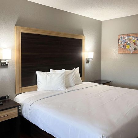 อิโคโน ลอดจ์ Hotel แพรตต์วิลล์ ภายนอก รูปภาพ